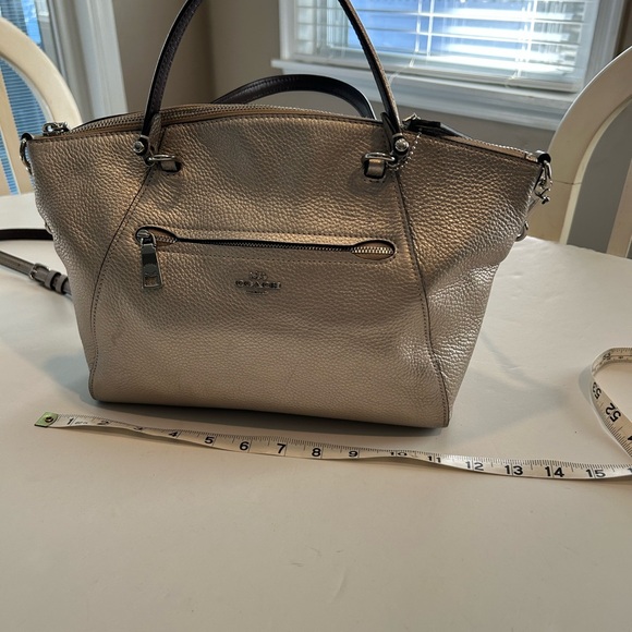 COACH PEBBLED LEATHER CLASSIC SHOULDER HANDBAG SILVER / CHAMPAGNE TONE - Picture 3 of 16